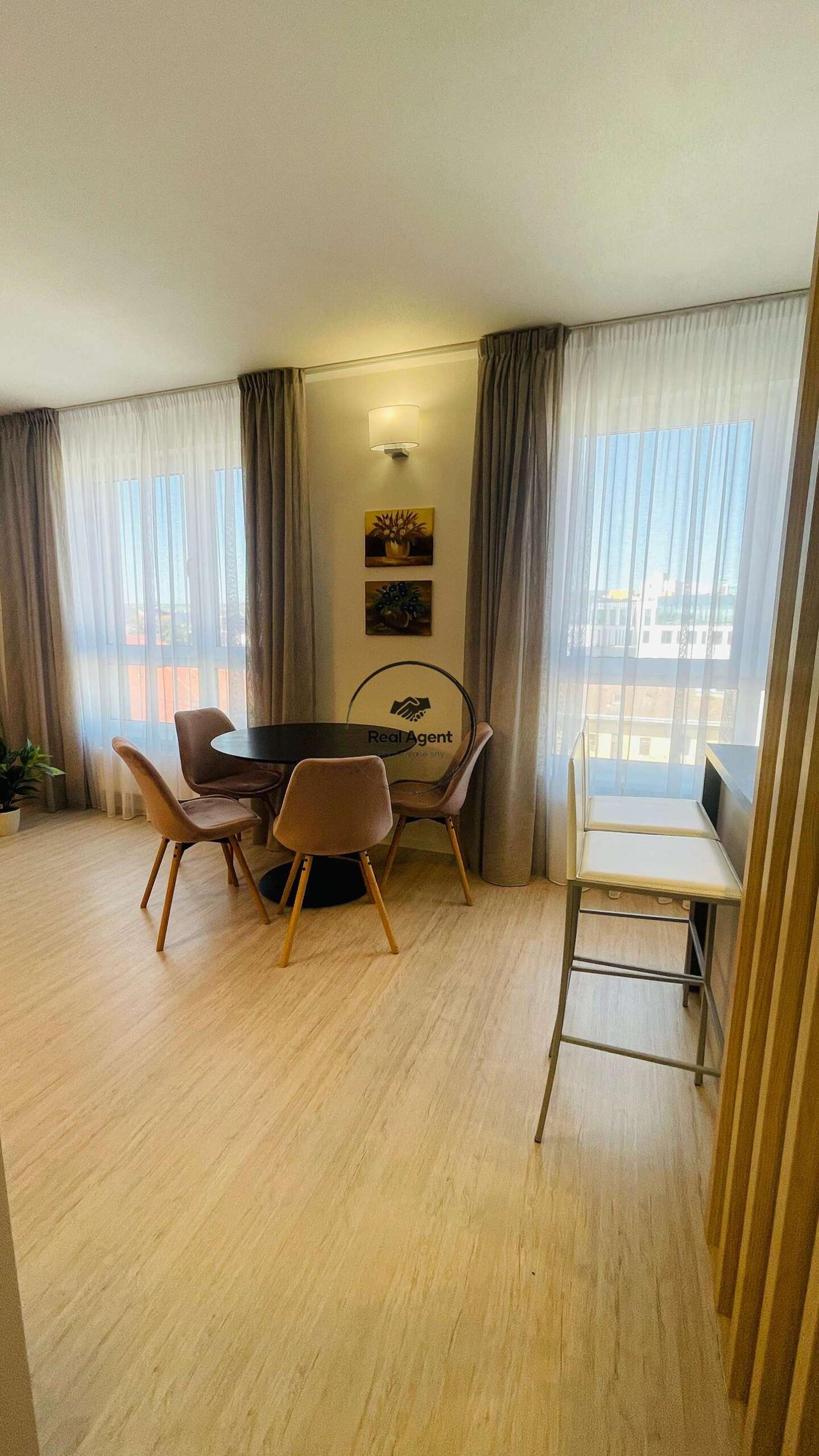 IMG_9176_1_11zon_1_11zon