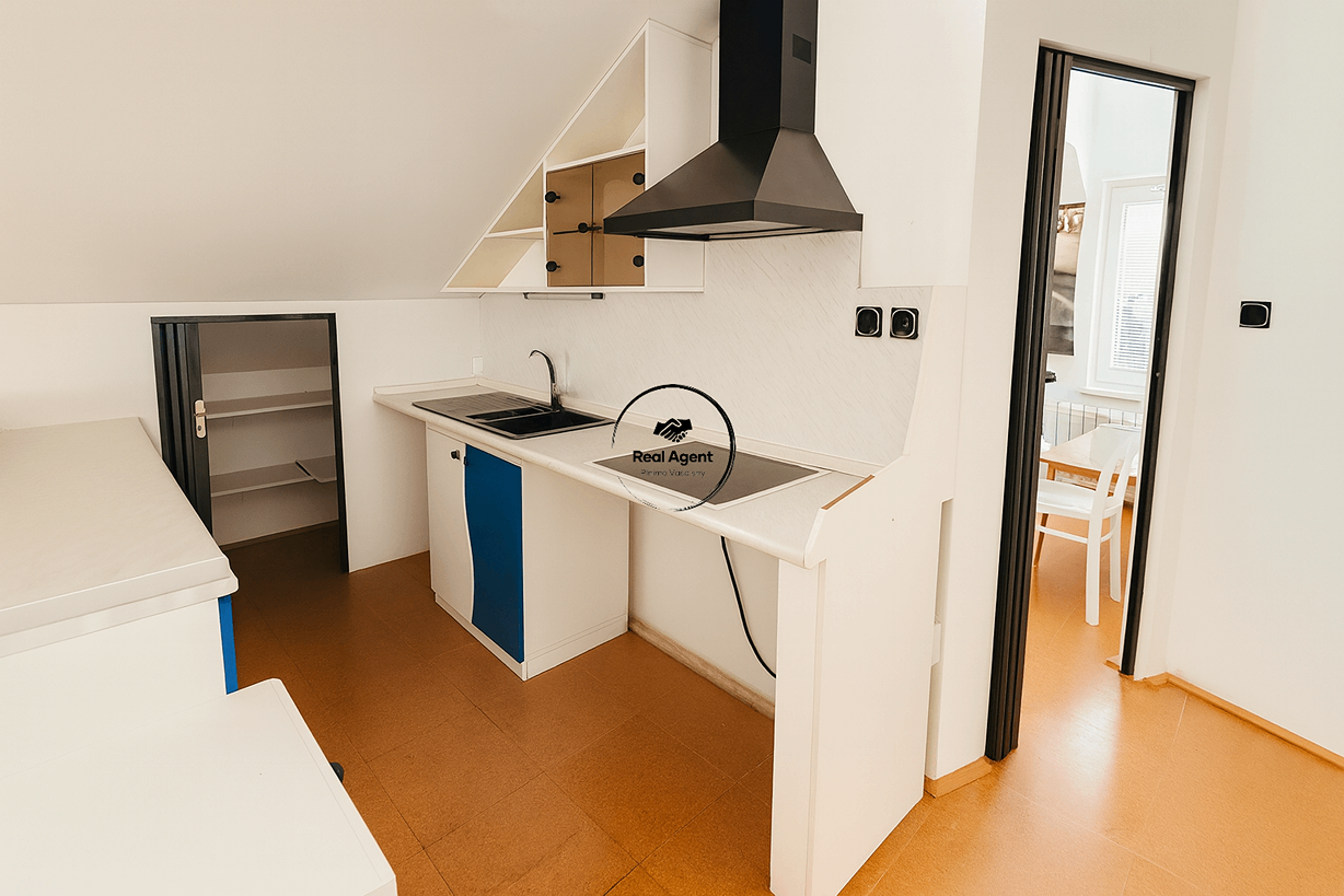 ChatGPT Image 21. 10. 2025, 18_11_22_5_11zon