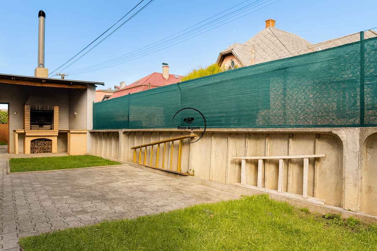 ChatGPT Image 21. 10. 2025, 18_39_43_4_11zon